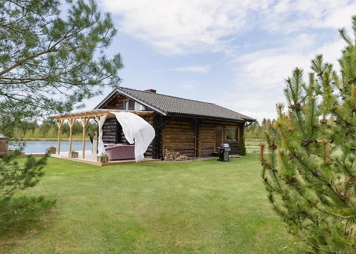 Marguse Metsamajad 度假居 派尔努